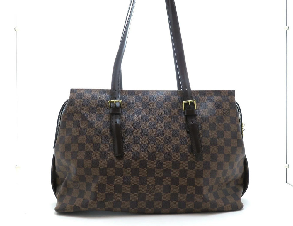 LOUIS VUITTON Chelsea Damier